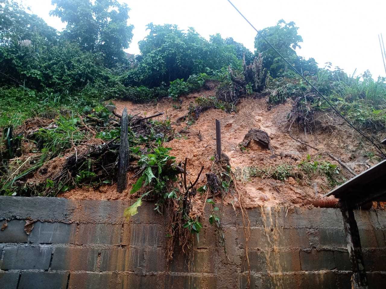 Camacã: Prefeitura mobiliza equipes após fortes chuvas que caíram na cidade